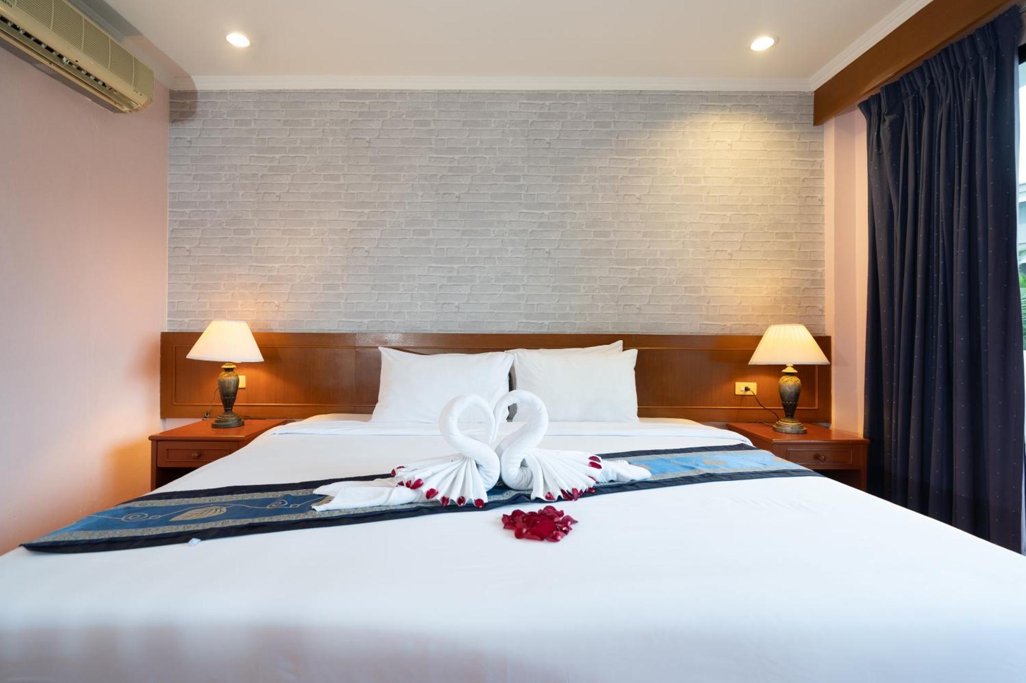 Patong Central Residence And Apartment Luaran gambar