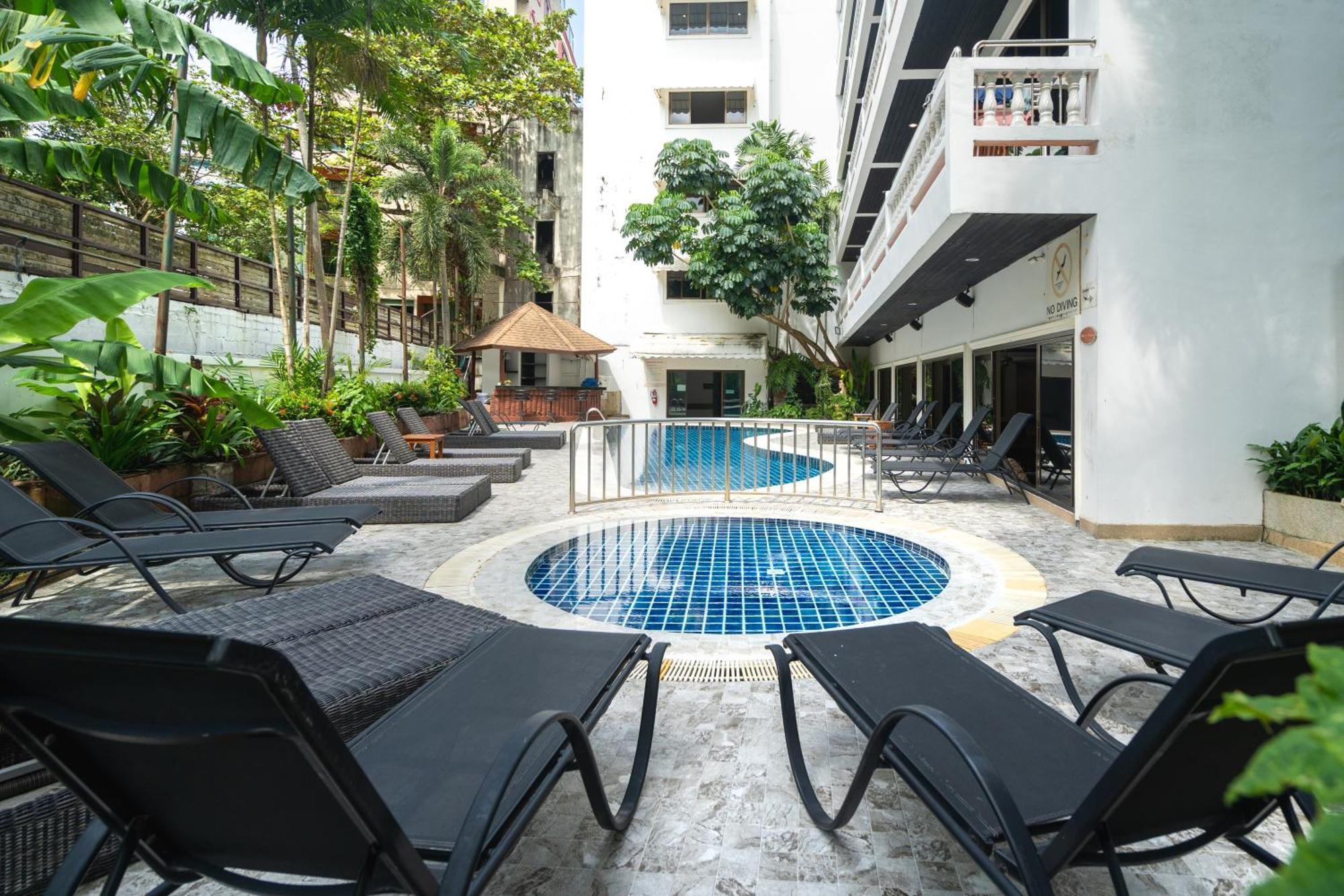 Patong Central Residence And Apartment Luaran gambar