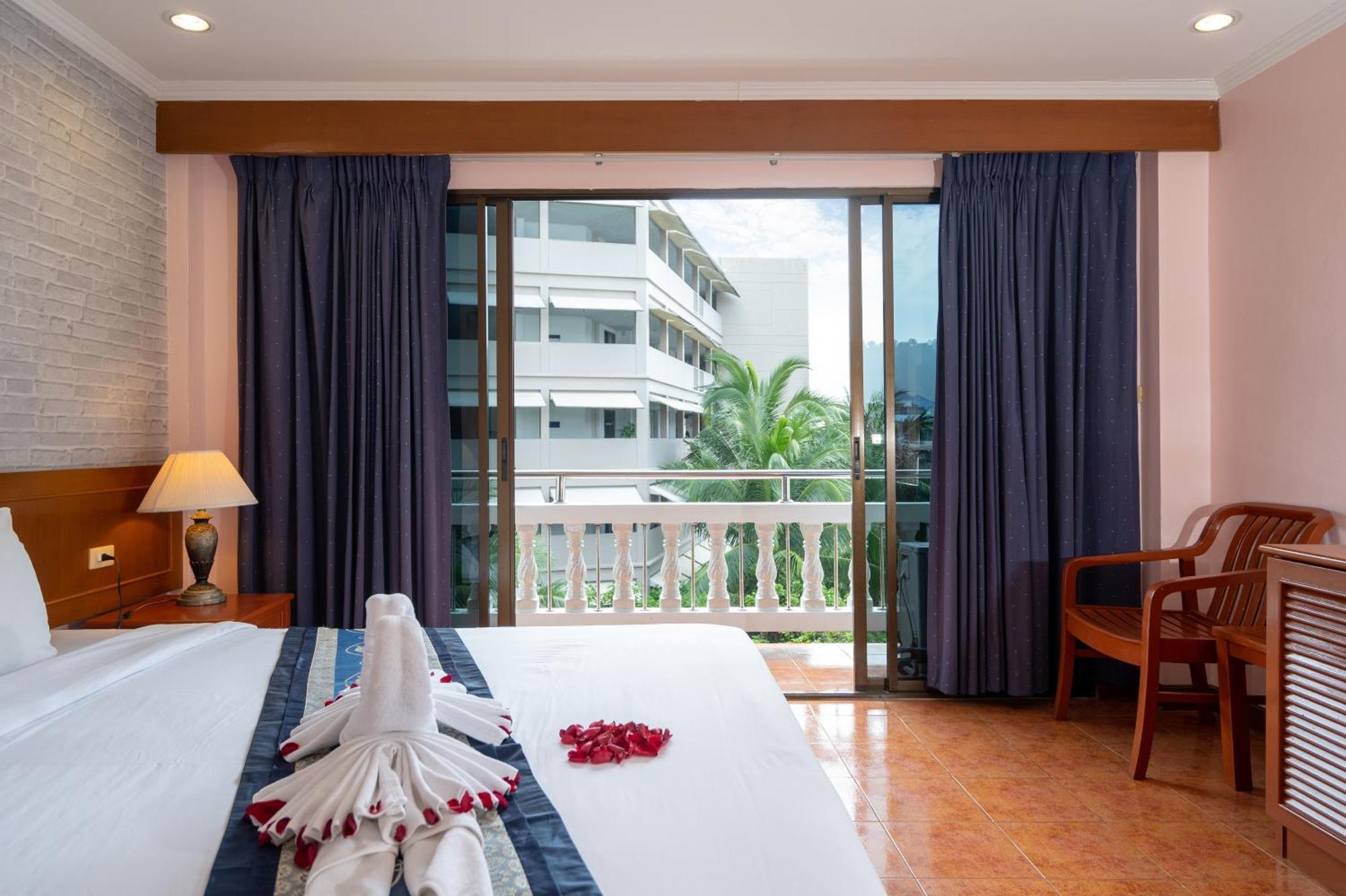 Patong Central Residence And Apartment Luaran gambar
