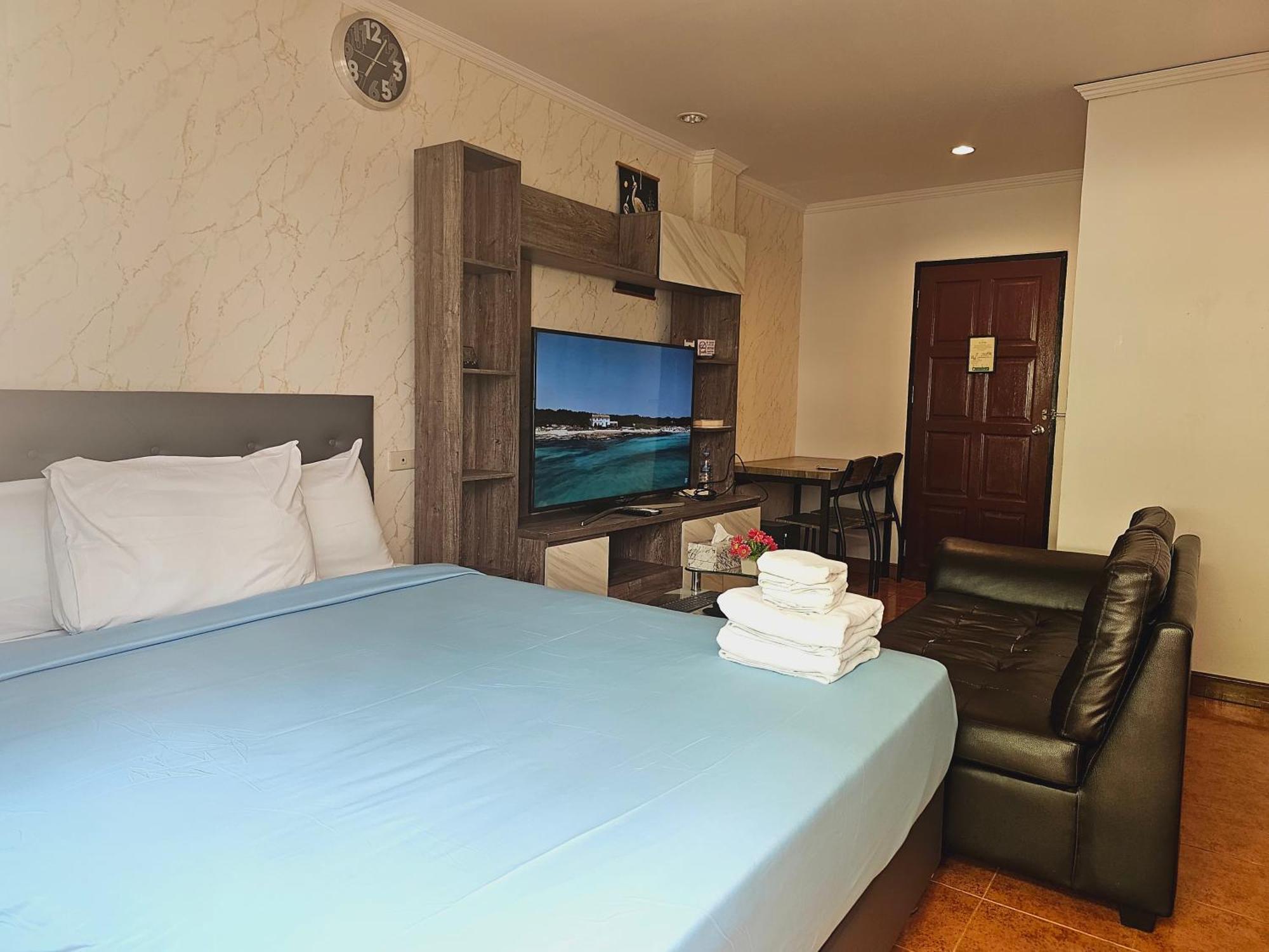 Patong Central Residence And Apartment Luaran gambar