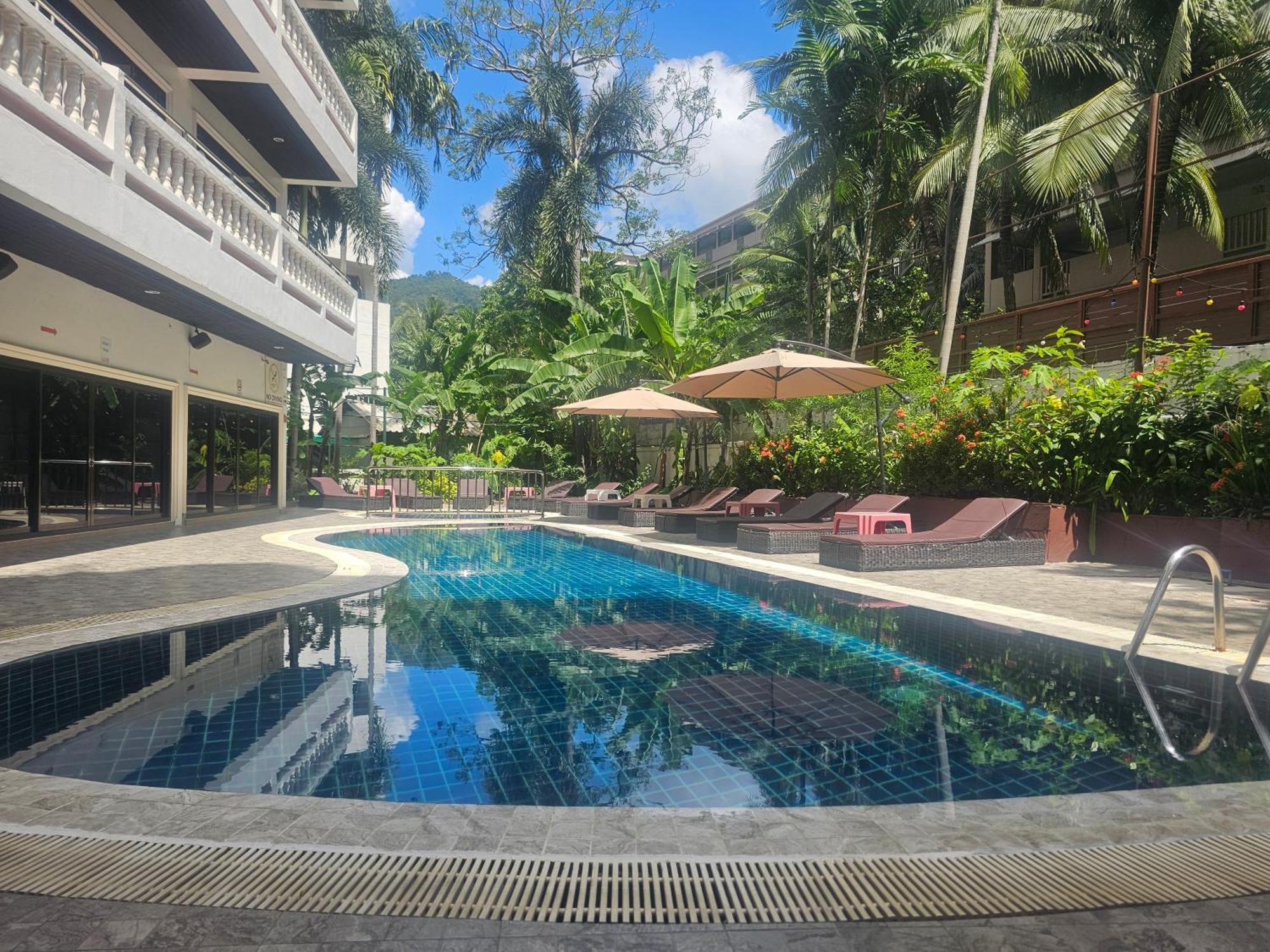 Patong Central Residence And Apartment Luaran gambar