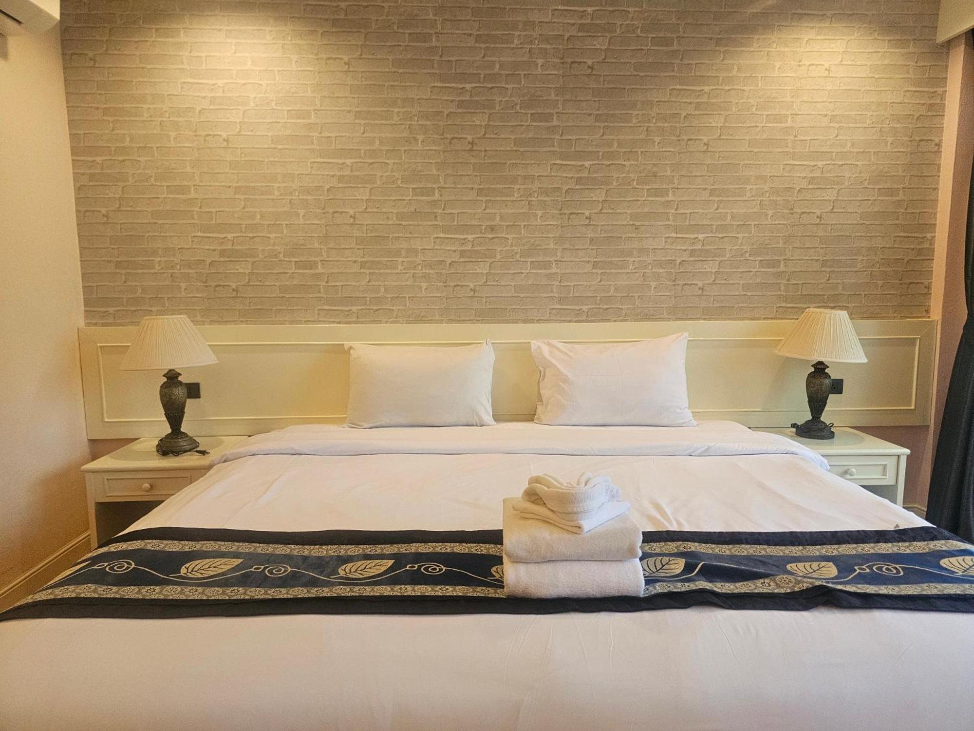 Patong Central Residence And Apartment Luaran gambar
